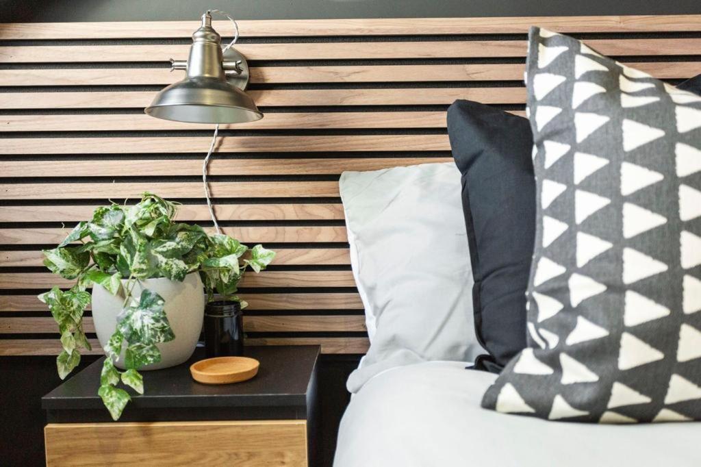 ✰Onpoint -Modern & Fresh Studio Apt Close To Centre - Convenient!✰ Apartment Beeston  Exterior photo